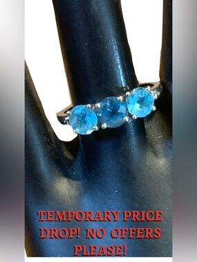 10K SOLID WHITE GOLD BLUE TOPAZ THREE STONE RING (7)